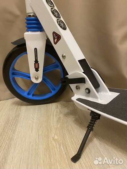 Самокат взрослый с большими колесами