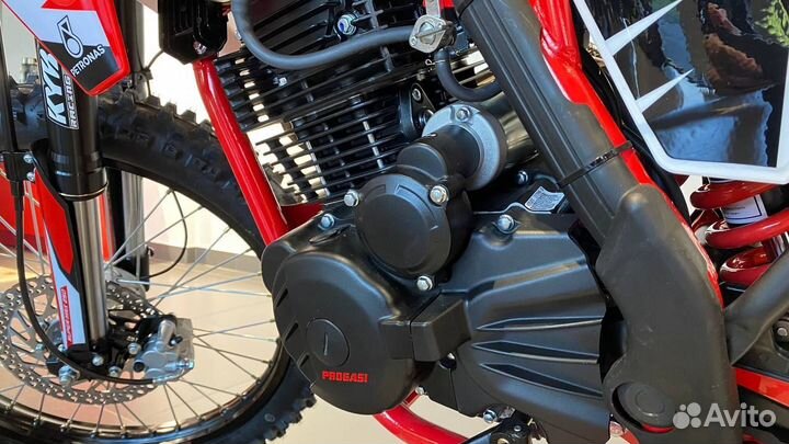 Мотоцикл Progasi Super Max 250 красно-черный