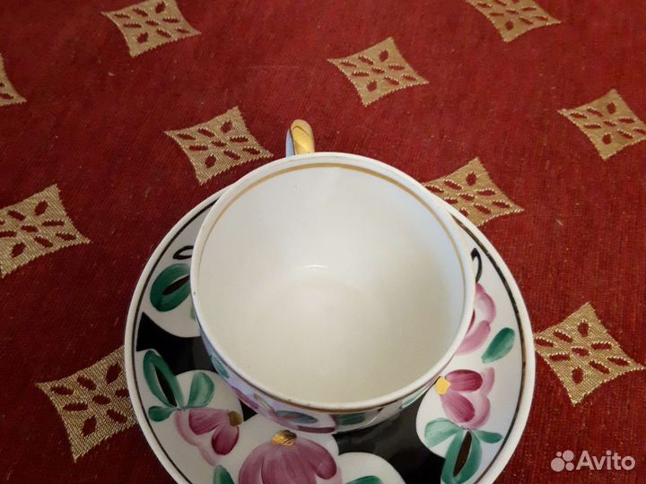 Чайные чашки с блюдцами