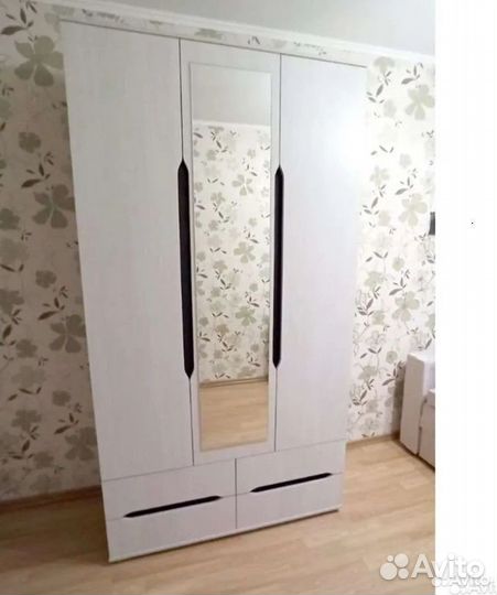 Шкаф 3хстворчатый Валенсия Шк013 с ящиками