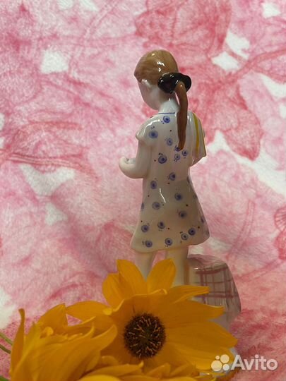 Статуэтка Юная помощница (дежурная) СССР