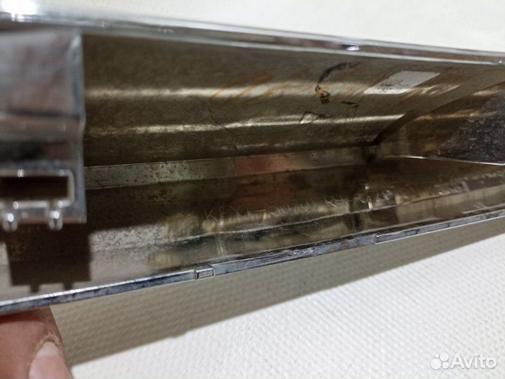 Молдинг решетки радиатора правый Mazda Cx-5