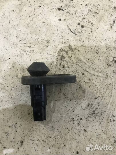 Концевик двери toyota rav4 xa30