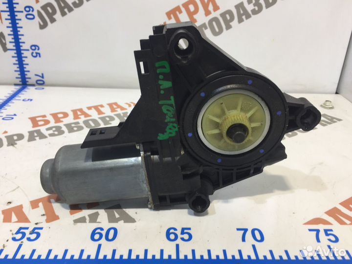 Моторчик стеклоподъемника передний левый Лев