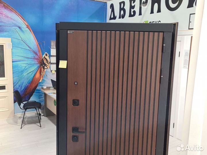 Дверь входная металлическая новая