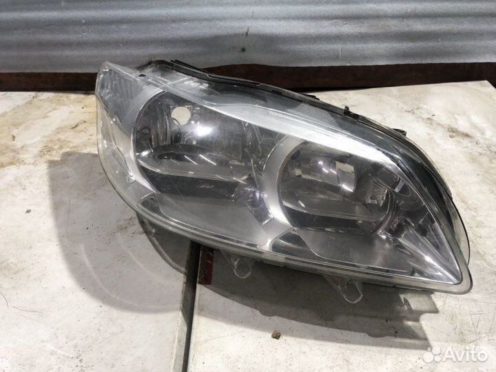 Фара правая Peugeot 301