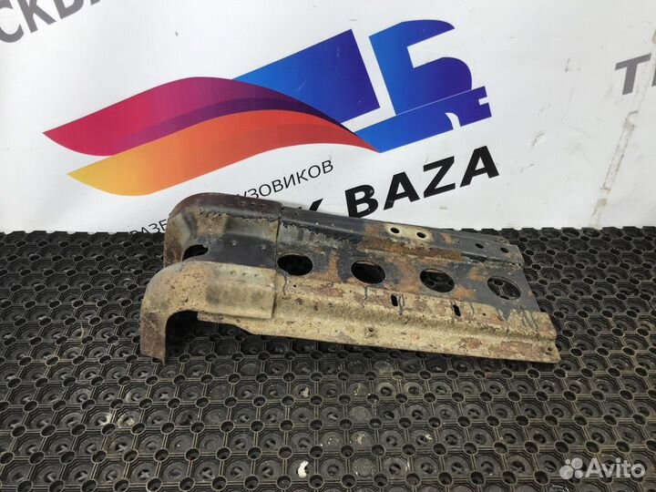 Кронштейн крыла переднего