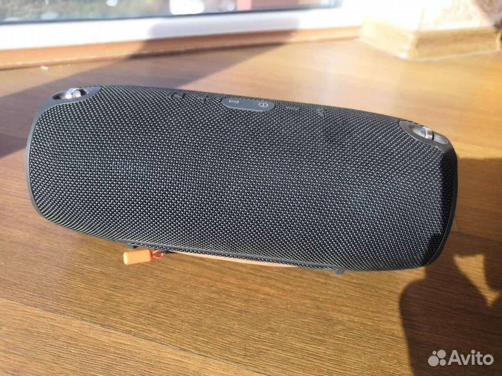 Колонка JBL Xtreme первая версия оригинал, зарядка