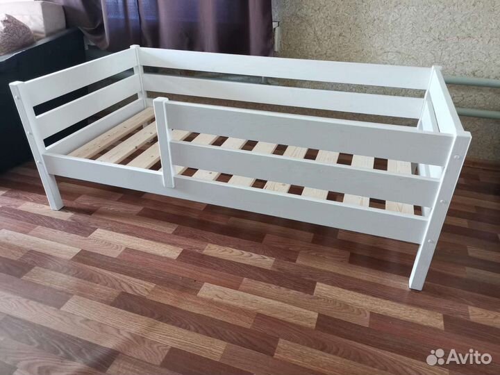 Детская кровать из массива сосны