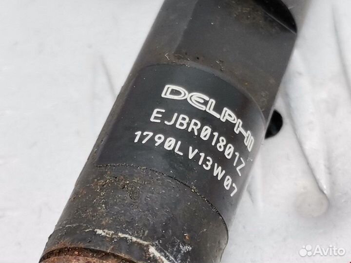 Форсунка Renault Clio 2 рест. 2003 166009384R