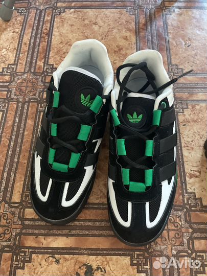 Кроссовки adidas