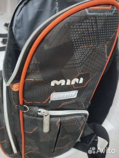 Рюкзак школьный