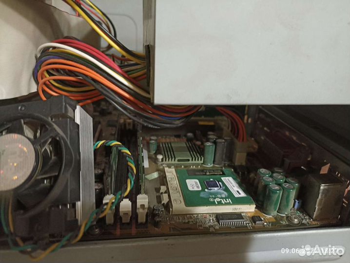 Корпус для компьютера компьютер. ретро