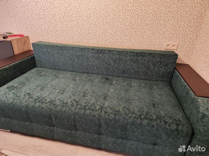 Диван прямой раскладной большой