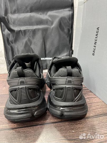 Кроссовки Balenciaga Track 2