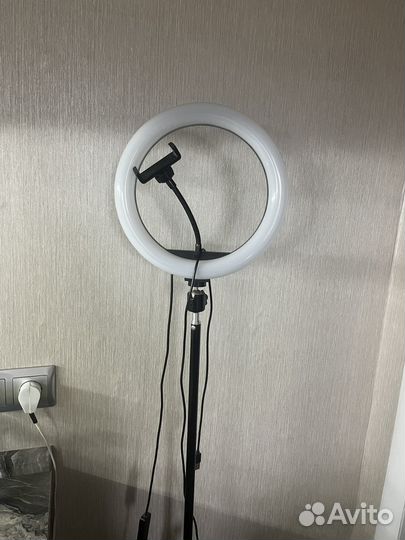 Кольцевая лампа со штативом