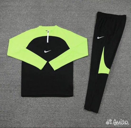 Тренировочный костюм на команду