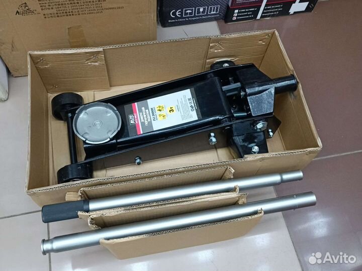 Домкратподкатной AVS FJ-3000H, 3т, 135-500 мм