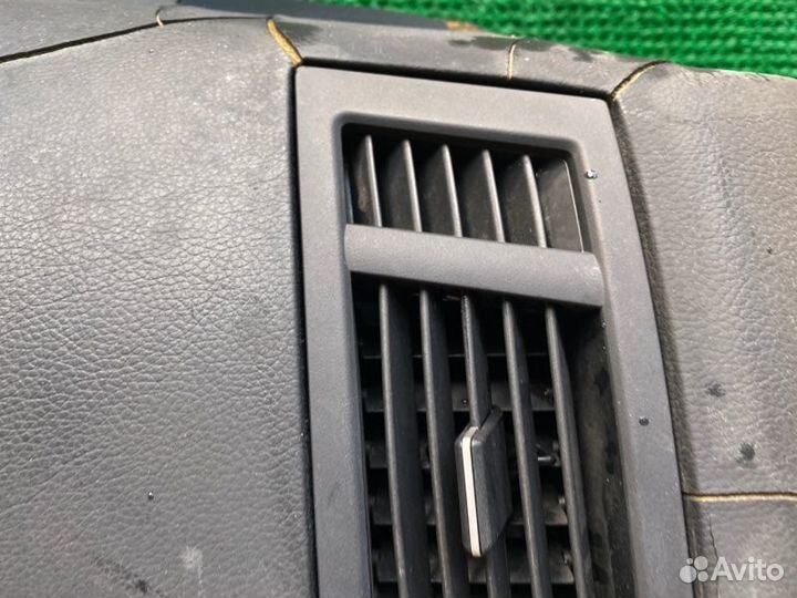 Дефлектор воздушный прав. Infiniti Fx35, Fx45