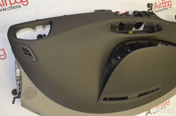 Торпедо Renault Scenic