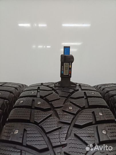 Bridgestone Blizzak Spike-02 235/65 R17