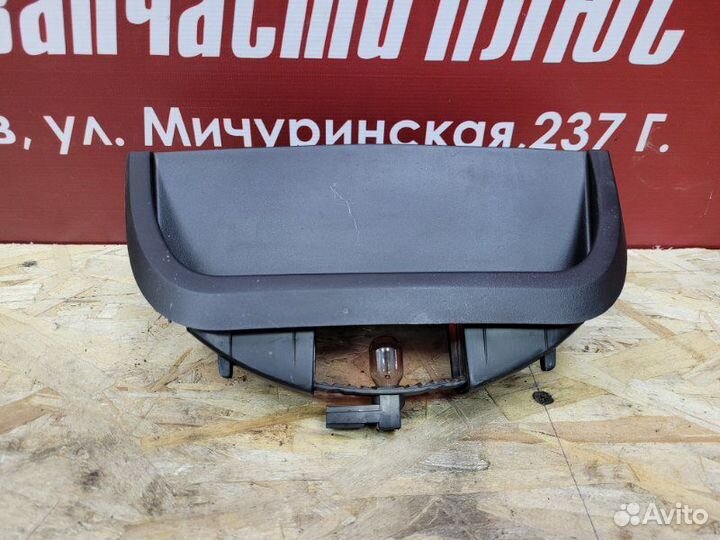 Стоп сигнал Renault Logan