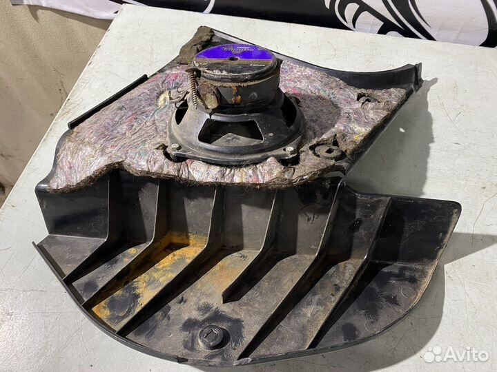 Обшивки нижние под динамики BMW 5 series E34