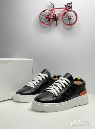 Мужские кроссовки Santoni