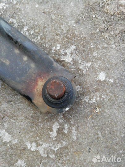 Рычаг передний передний правый Nissan X-Trail