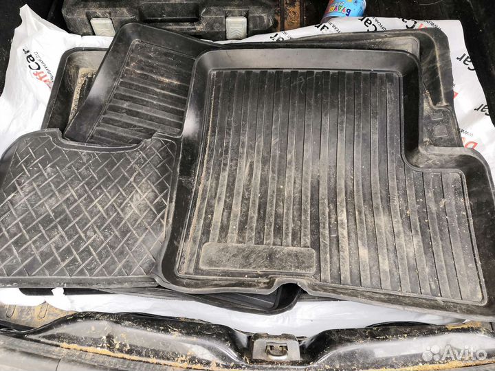 Коврики бу для логана 1