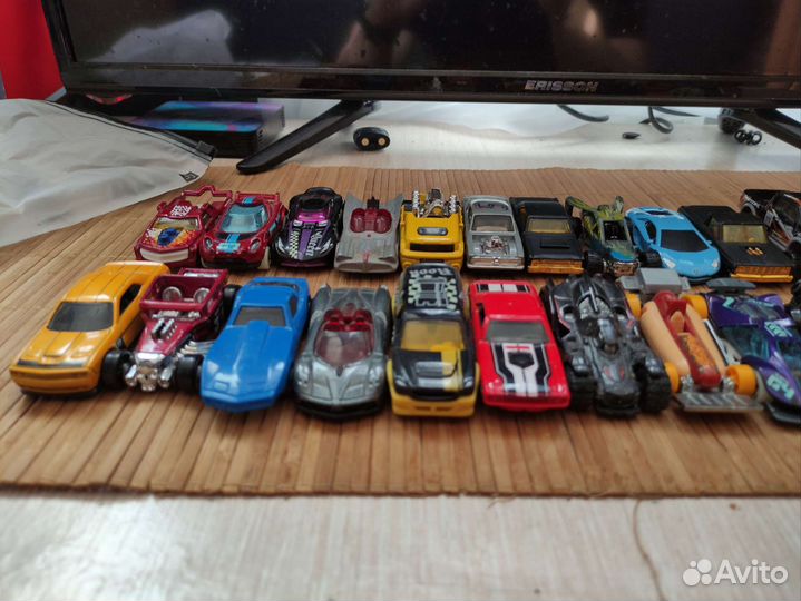 Hot wheels машинки