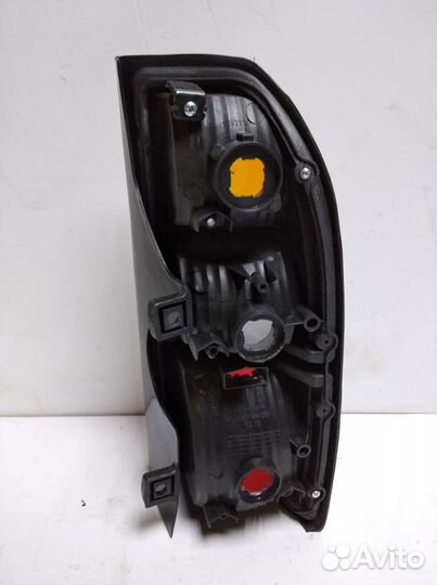 Фонарь задний Toyota Land Cruiser Prado (90)