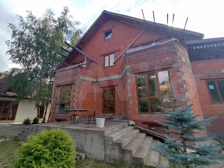 Дом 360 м² на участке 18 сот.