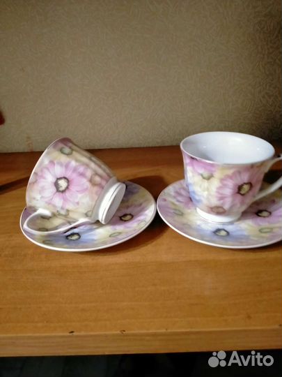 Чайные чашки с блюдцами