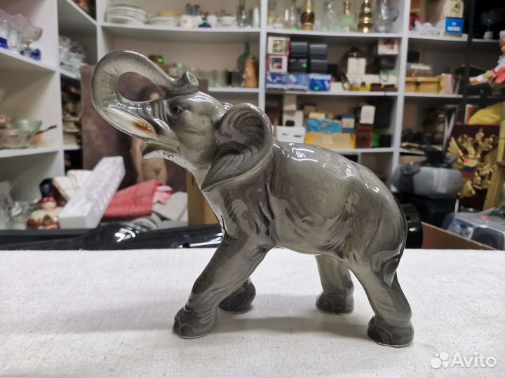 Статуэтка Слон фарфоровый Германия (Ч)