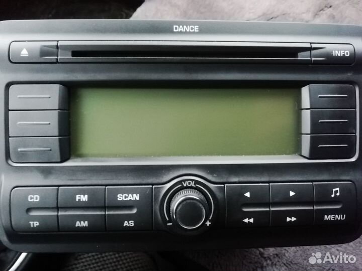 Штатная магнитола Skoda Fabia