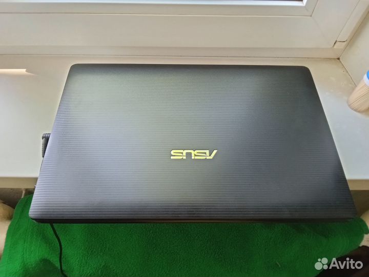 15.6 дюйм.ноутбук Asus X54C (Win 7,Intel Core i3)