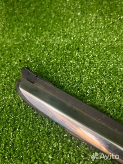 Молдинг стекла задний правый Lexus Gx470 120