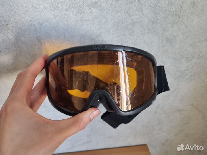 Горнолыжные очки uvex