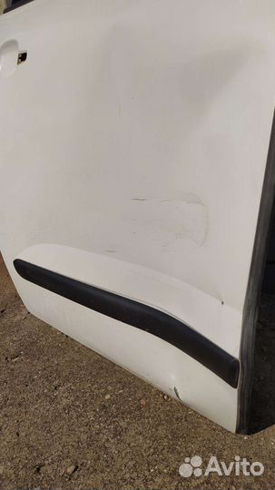 Задняя правая дверь Пежо 3008