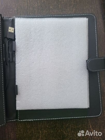 Чехол с клавиатурой планшет 9.7 новый