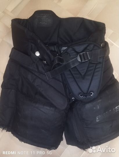 Вратарская хоккейная форма