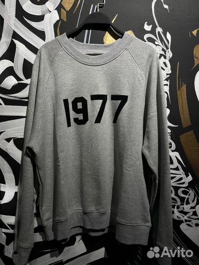 Свитшот essentials