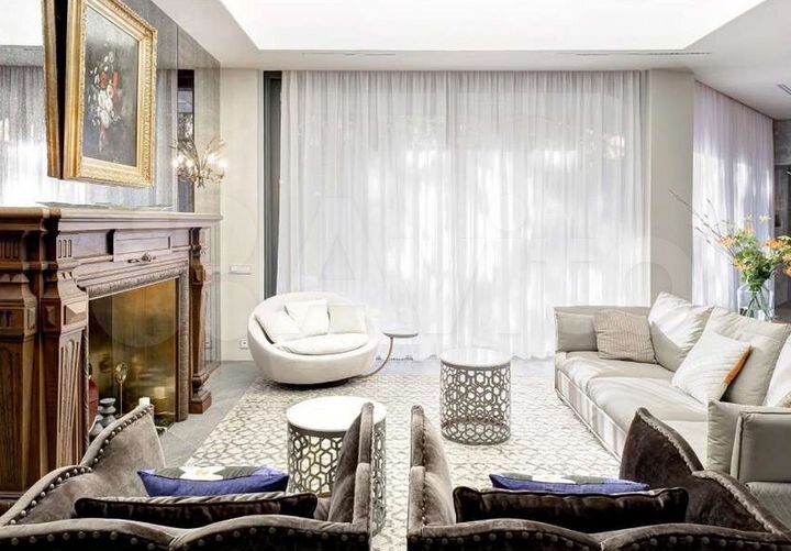 Дом 1000 м² на участке 20 сот.