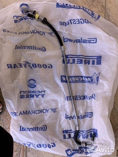 Трубка масляного радиатора Mercedes W166 6.3 Amg