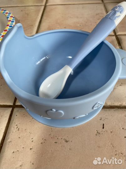 Детская посуда Fisherprice +детские передники