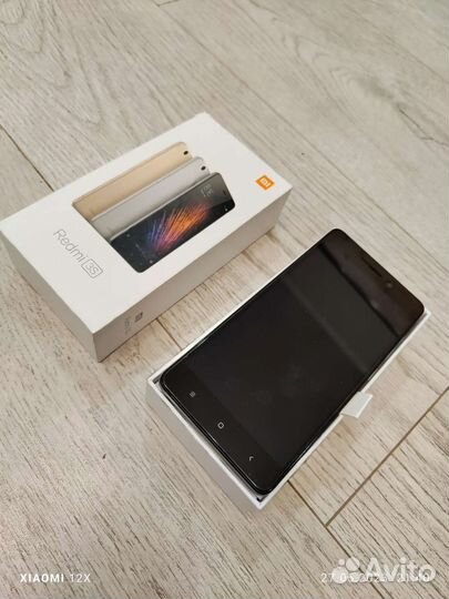 Телефон Xiaomi
