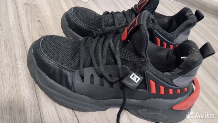 Рабочие кроссовки (42р)