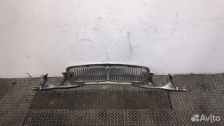Решетка радиатора Jaguar XJ 1997–2003, 2001
