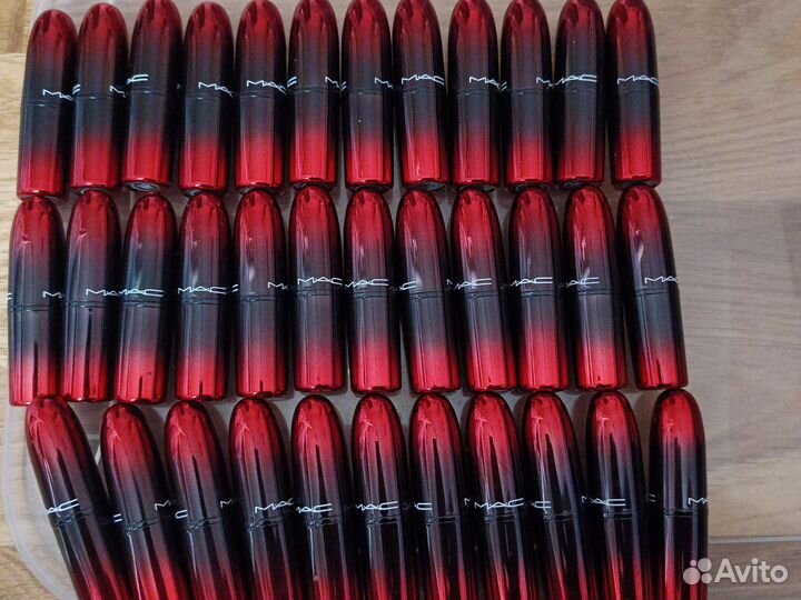 Лот помад Mac love me 30 шт